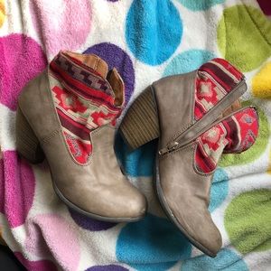 ✨3 for $10✨ Shoe Dazzle Ankle Booties